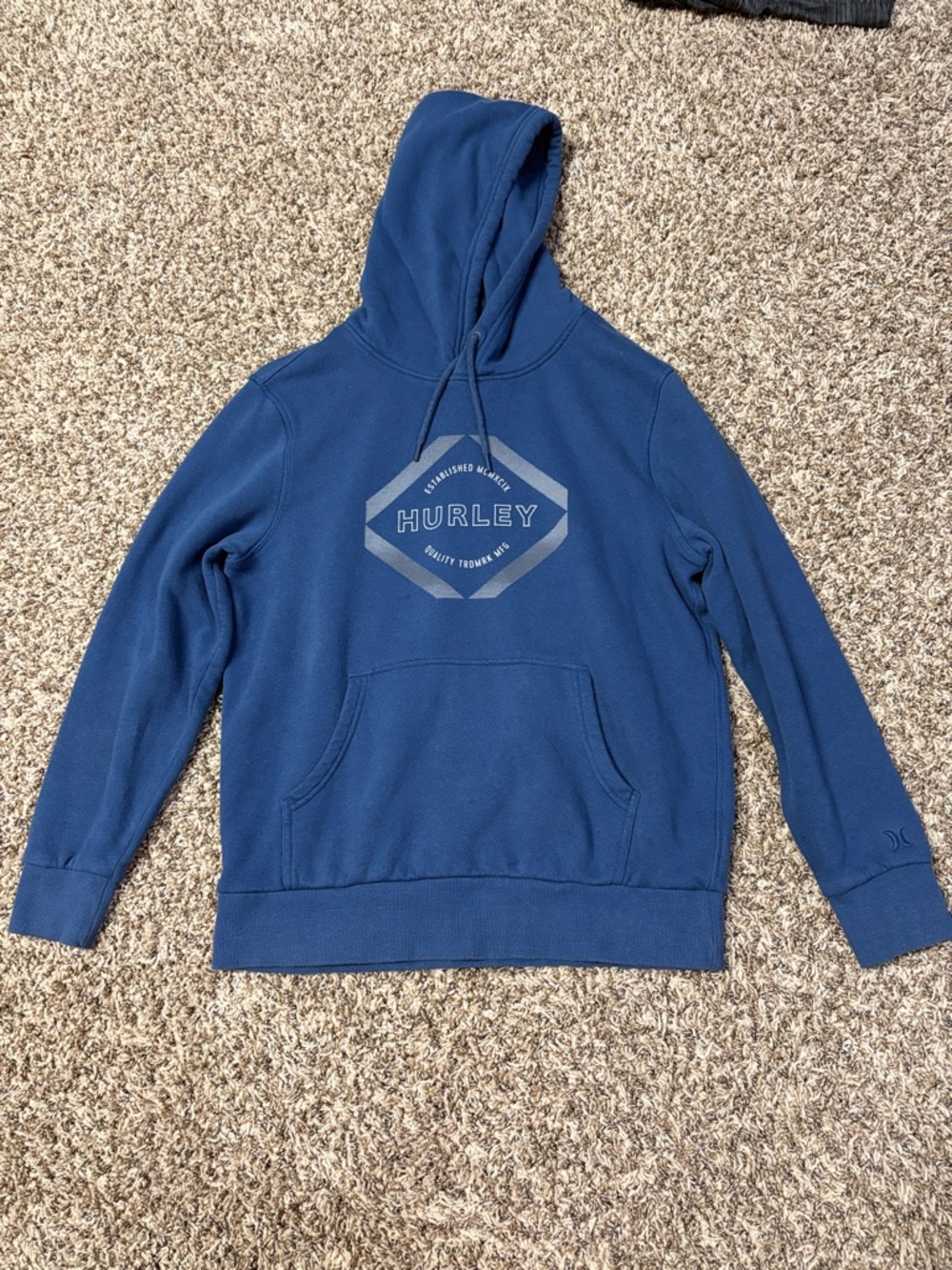 Hurley Men's Navy Blue Pullover Hoodie with Hurley Logo. Size Medium